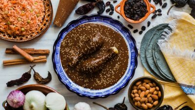 mole poblano historia