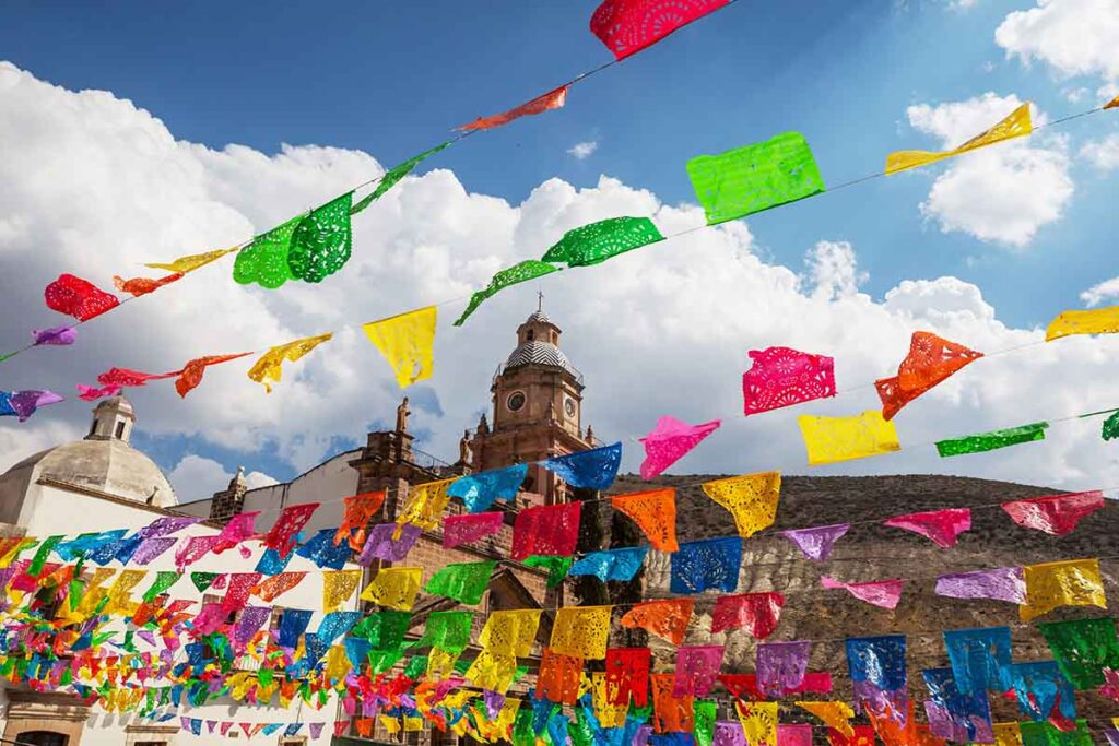 Papel Picado: Historia, Significado y Colores en México