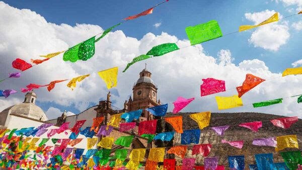Papel Picado: Historia, Significado y Colores en México