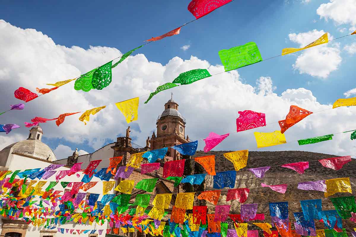 Papel Picado: Historia, Significado y Colores en México